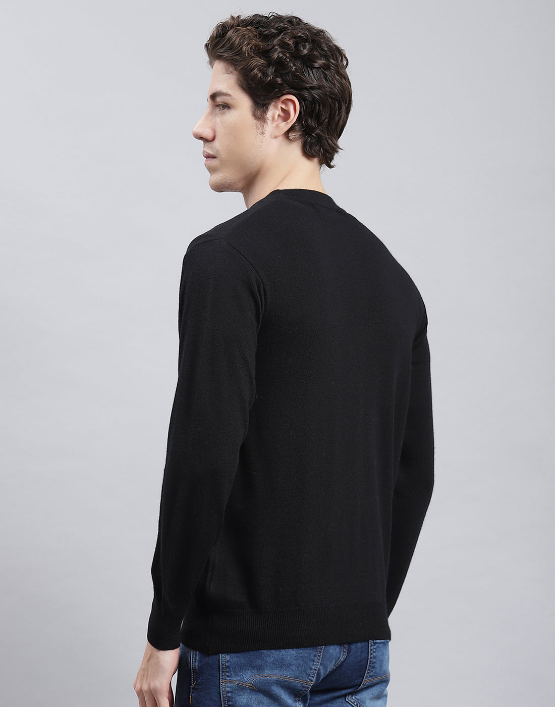 Men Black Solid V Neck Full Sleeve Cardigan