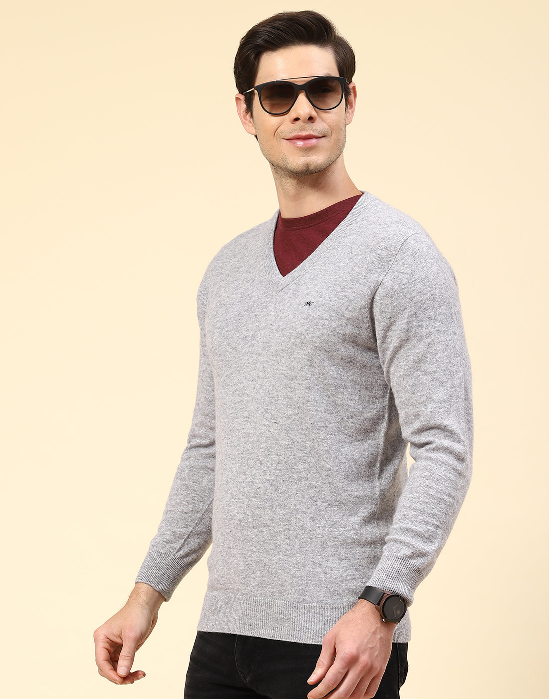 Men Grey Solid V Neck Full Sleeve Pullover