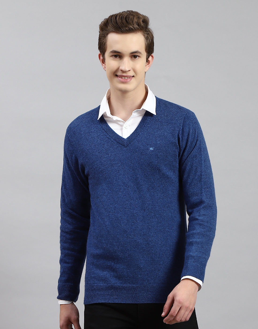 Men Blue Solid V Neck Full Sleeve Pullover