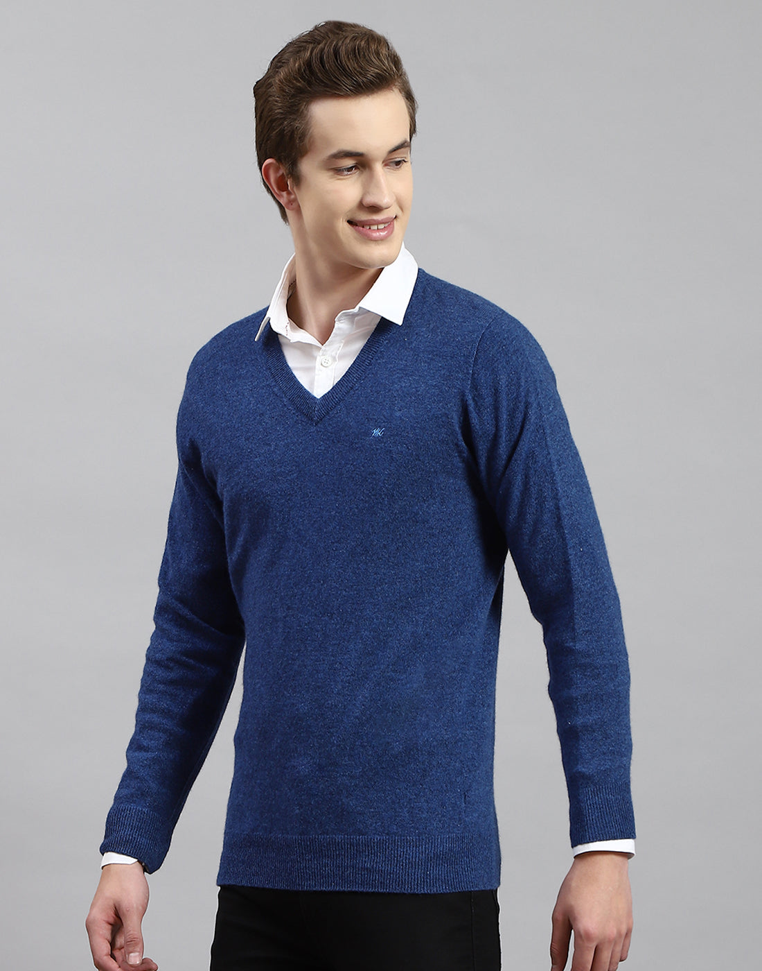 Men Blue Solid V Neck Full Sleeve Pullover