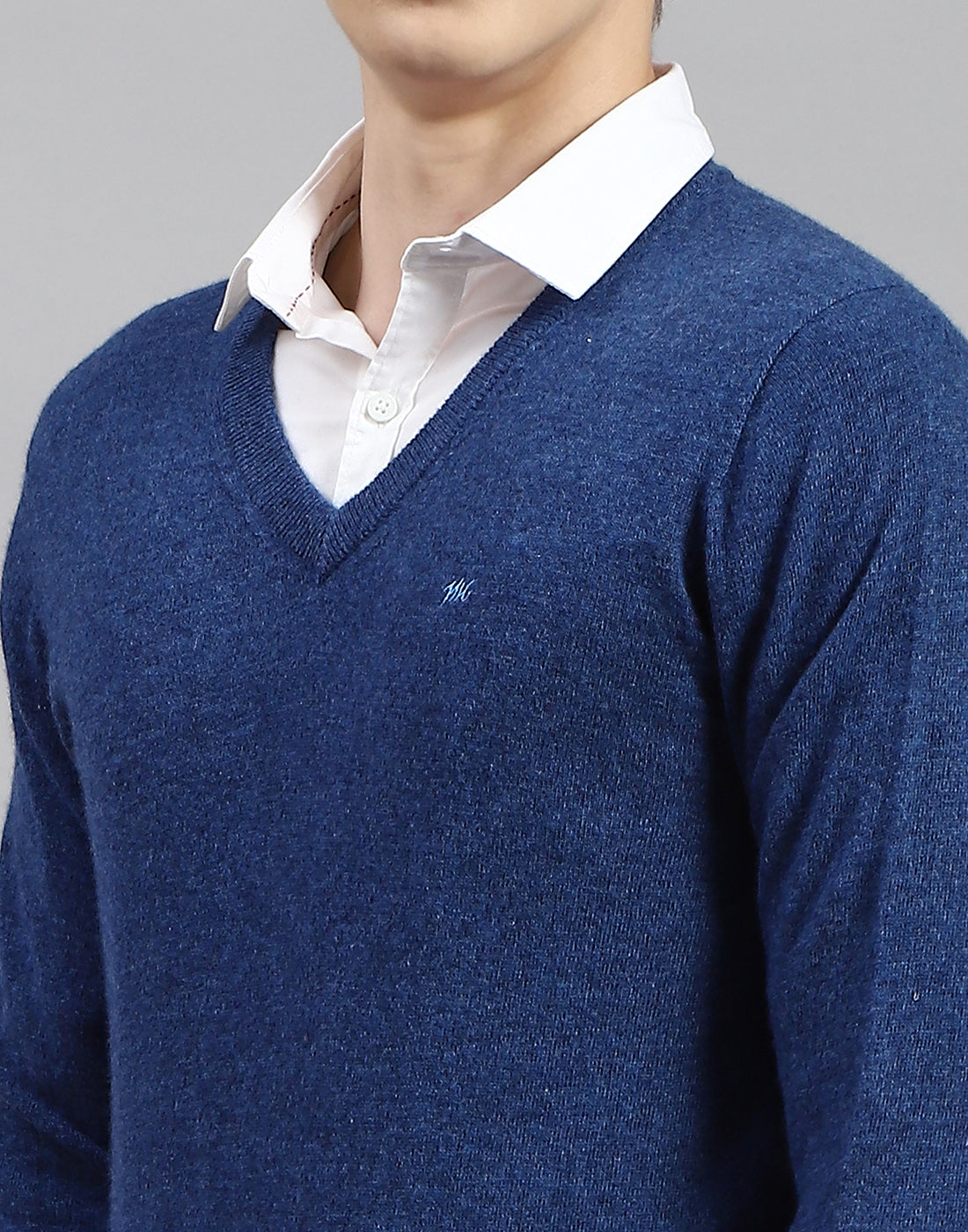 Men Blue Solid V Neck Full Sleeve Pullover