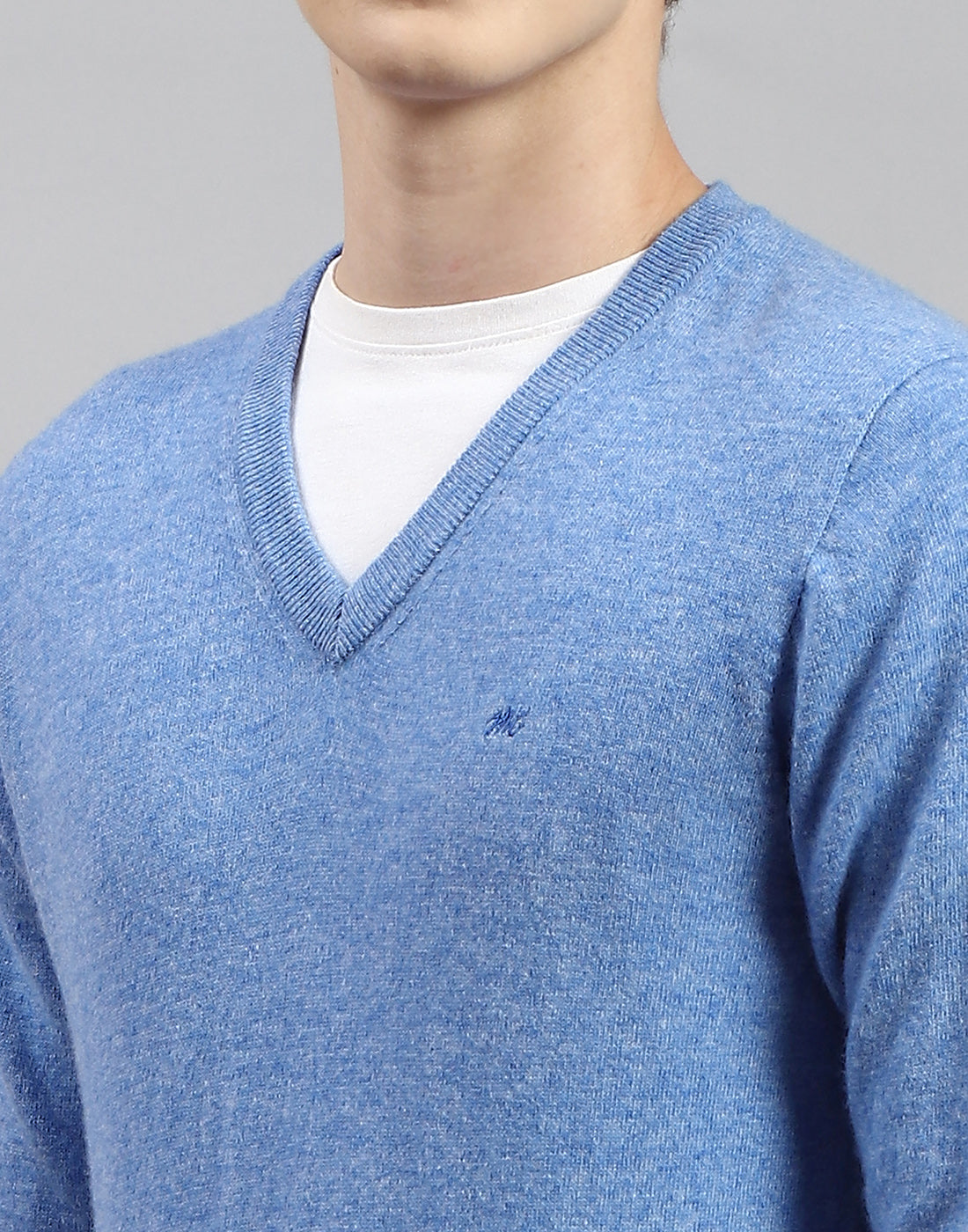 Men Blue Solid V Neck Full Sleeve Pullover