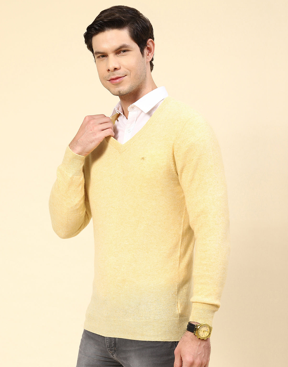 Men Yellow Solid V Neck Full Sleeve Pullover