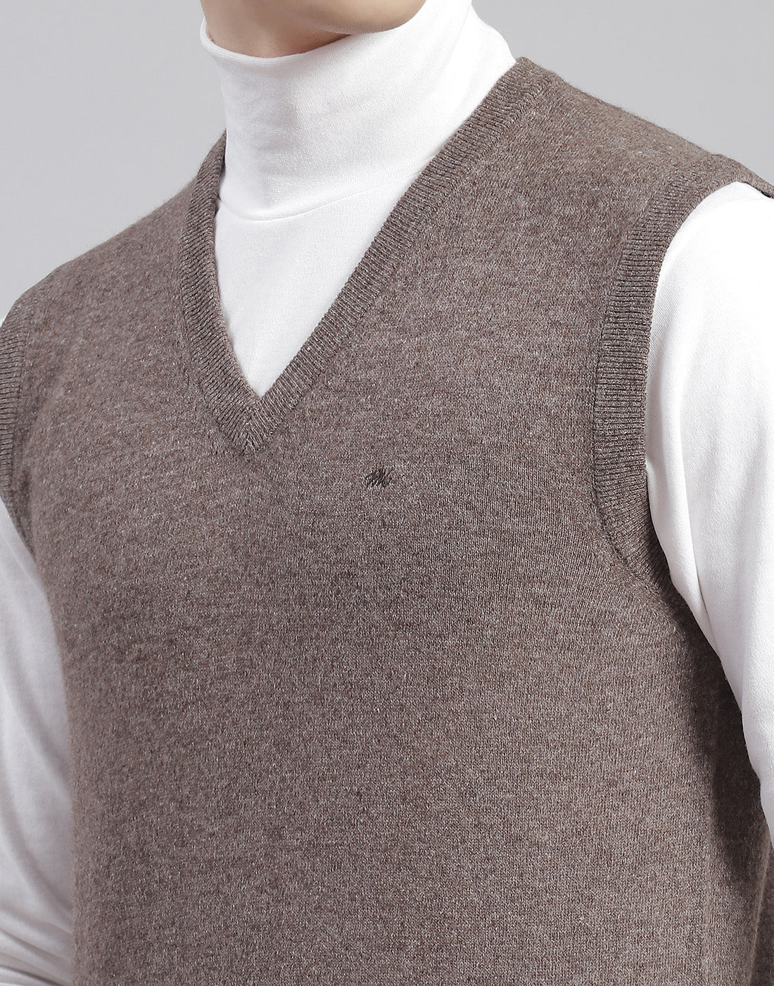 Men Brown Solid V Neck Sleeveless Sweater