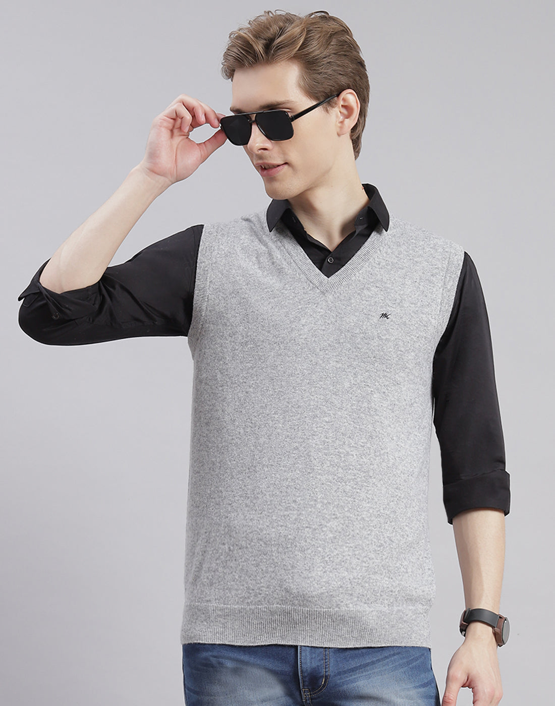 Men Grey Solid V Neck Sleeveless Sweater