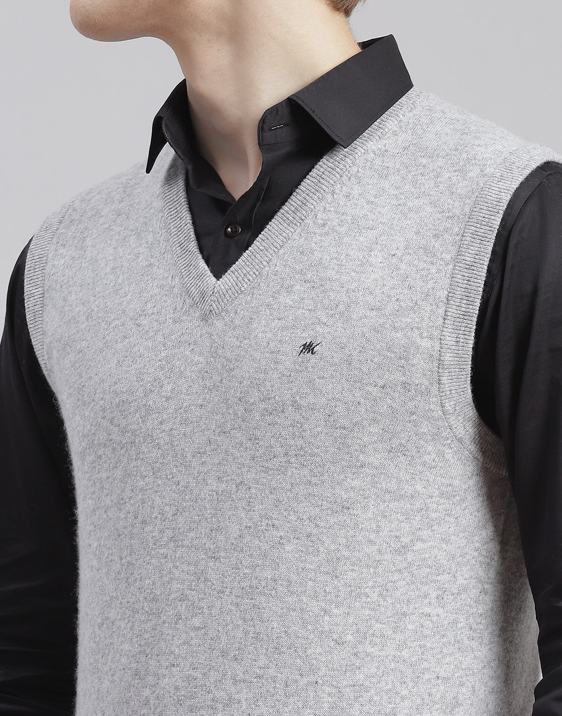 Men Grey Solid V Neck Sleeveless Sweater