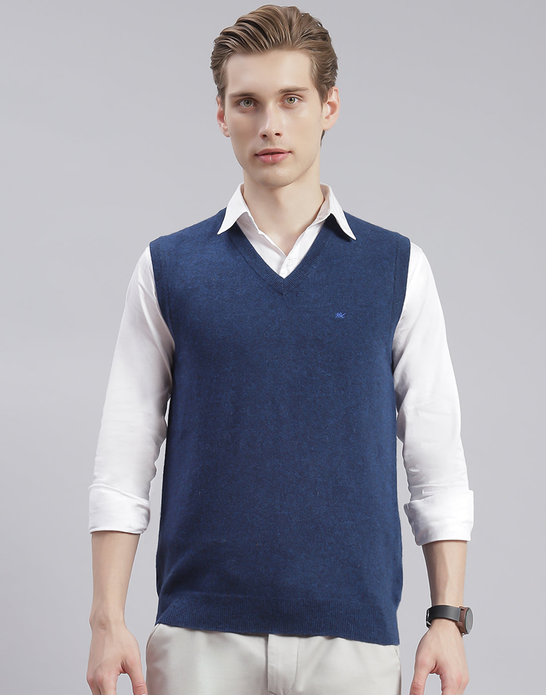 Men Blue Solid V Neck Sleeveless Sweater