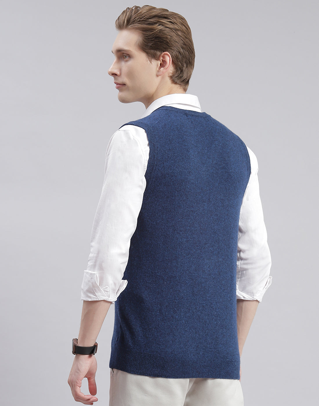 Men Blue Solid V Neck Sleeveless Sweater