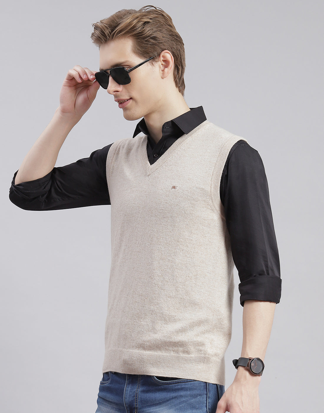 Men Beige Solid V Neck Sleeveless Sweater