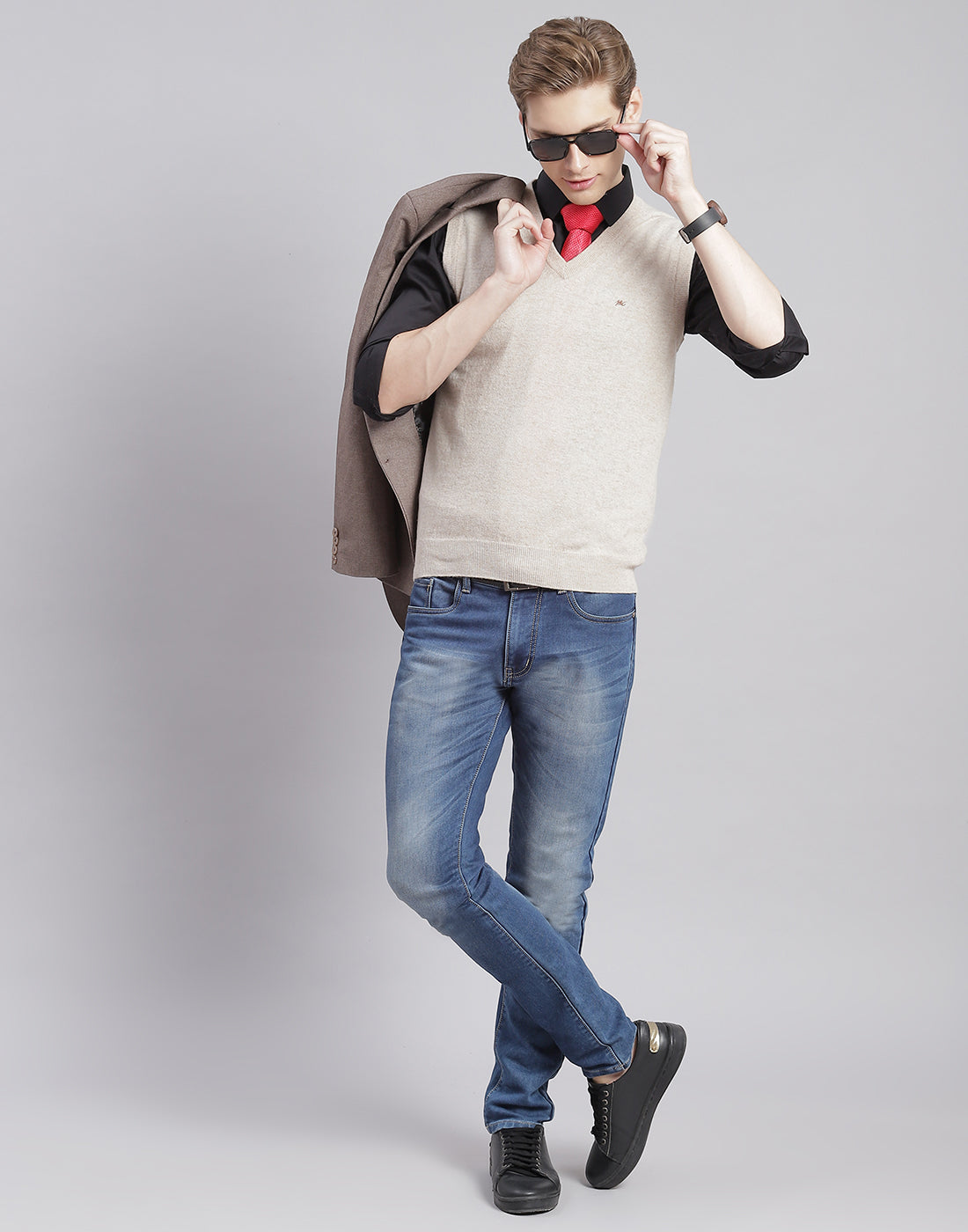 Men Beige Solid V Neck Sleeveless Sweater