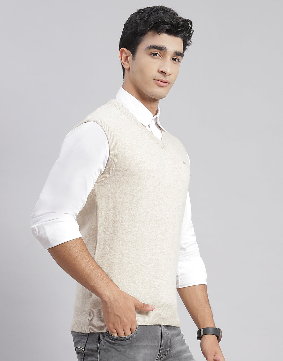 Men Cream Solid V Neck Sleeveless Sweater