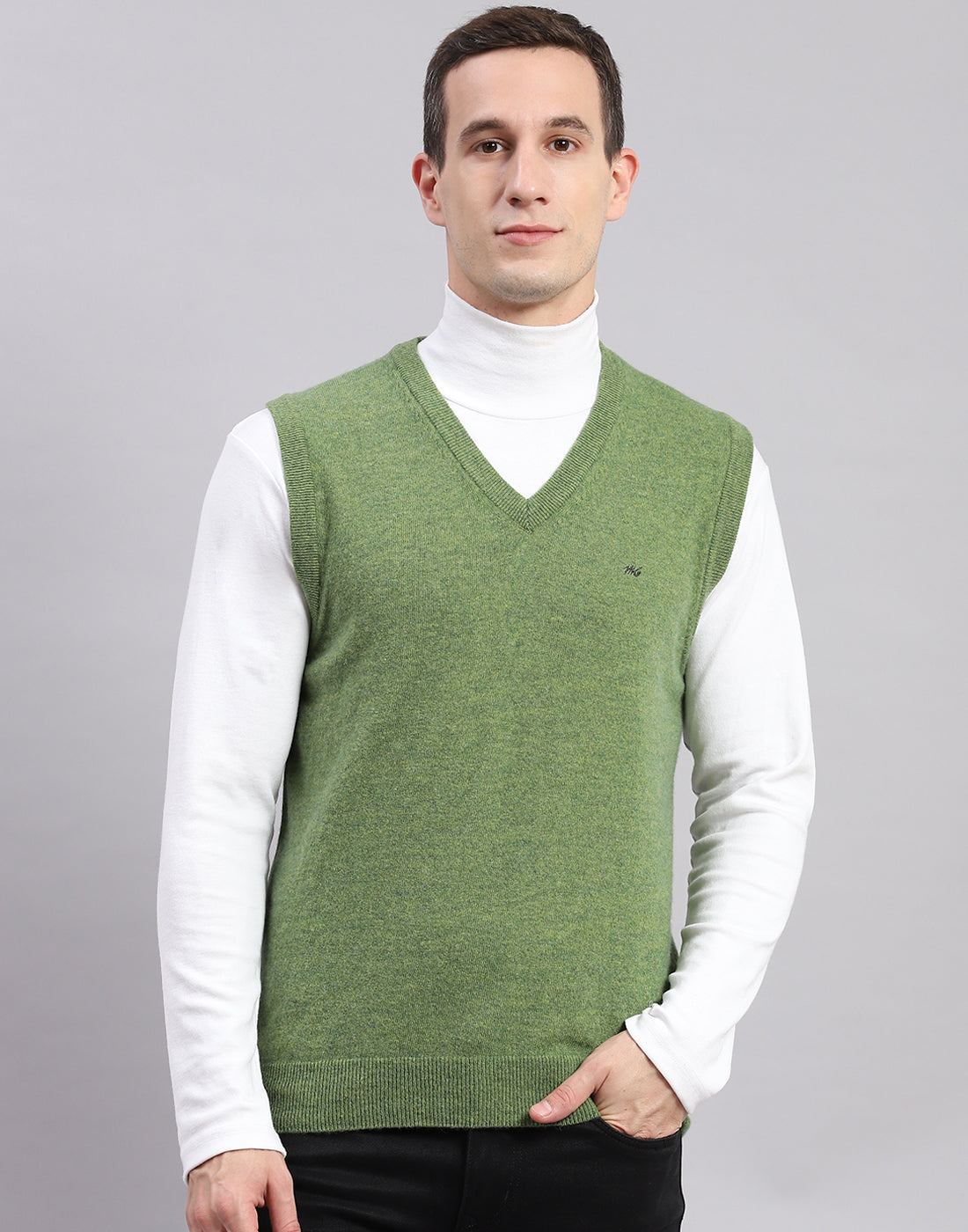 Men Green Solid V Neck Sleeveless Sweater