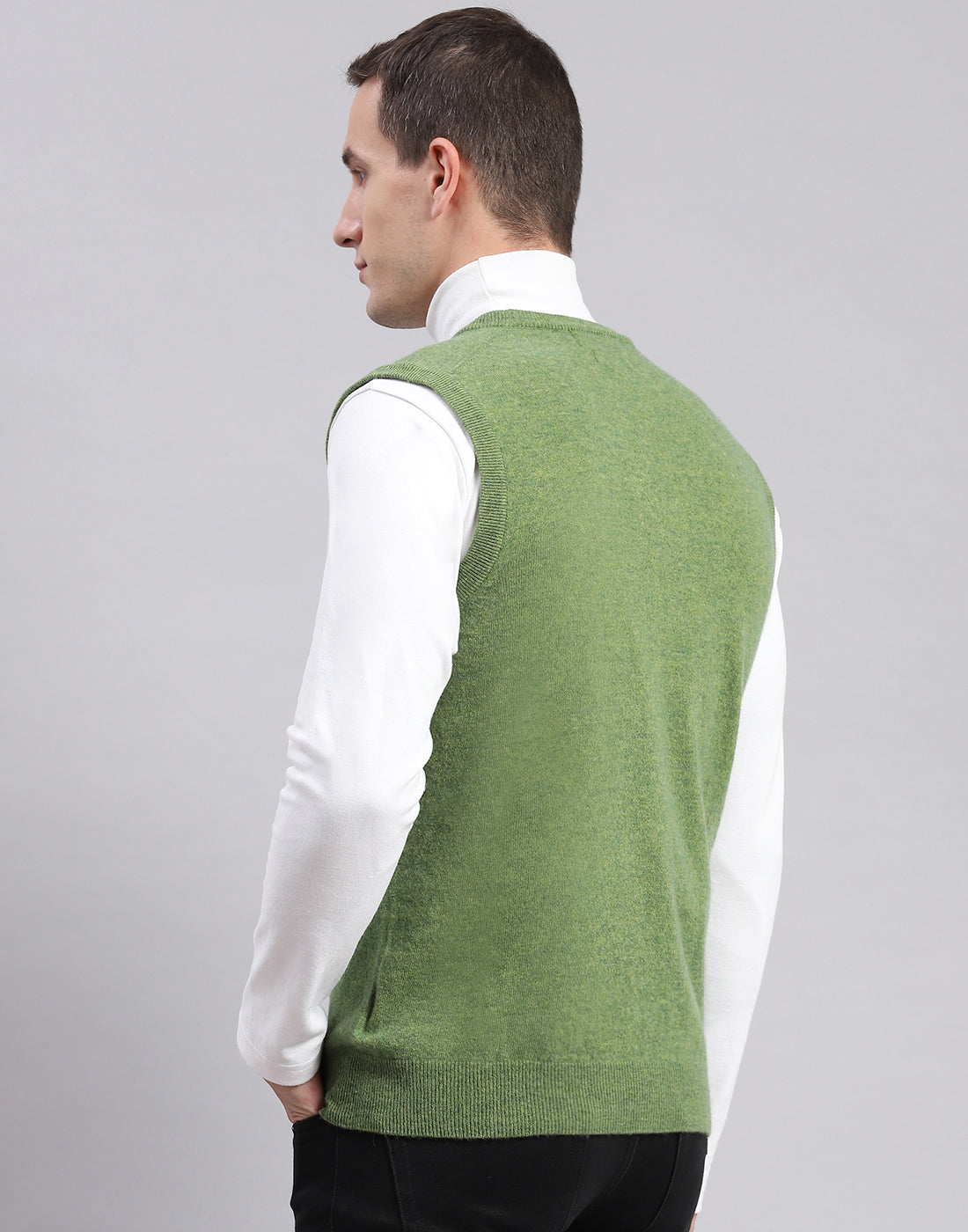 Men Green Solid V Neck Sleeveless Sweater