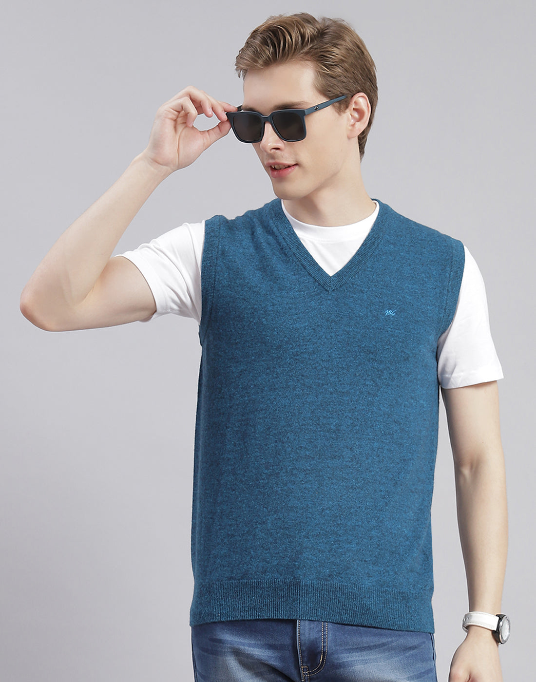 Men Turquoise Blue Solid V Neck Sleeveless Sweater