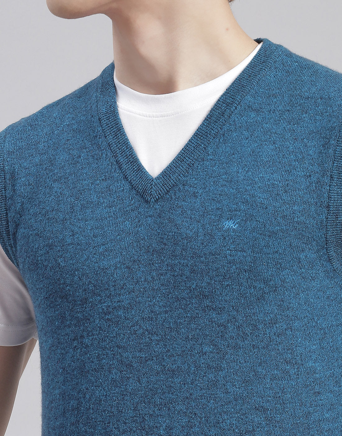 Men Turquoise Blue Solid V Neck Sleeveless Sweater