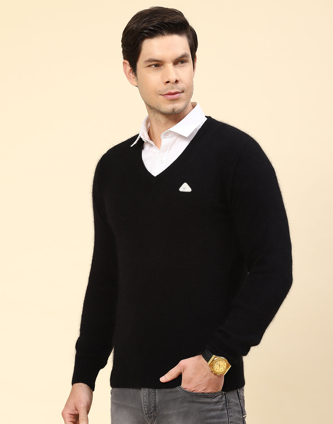 Men Black Solid V Neck Full Sleeve Pullover