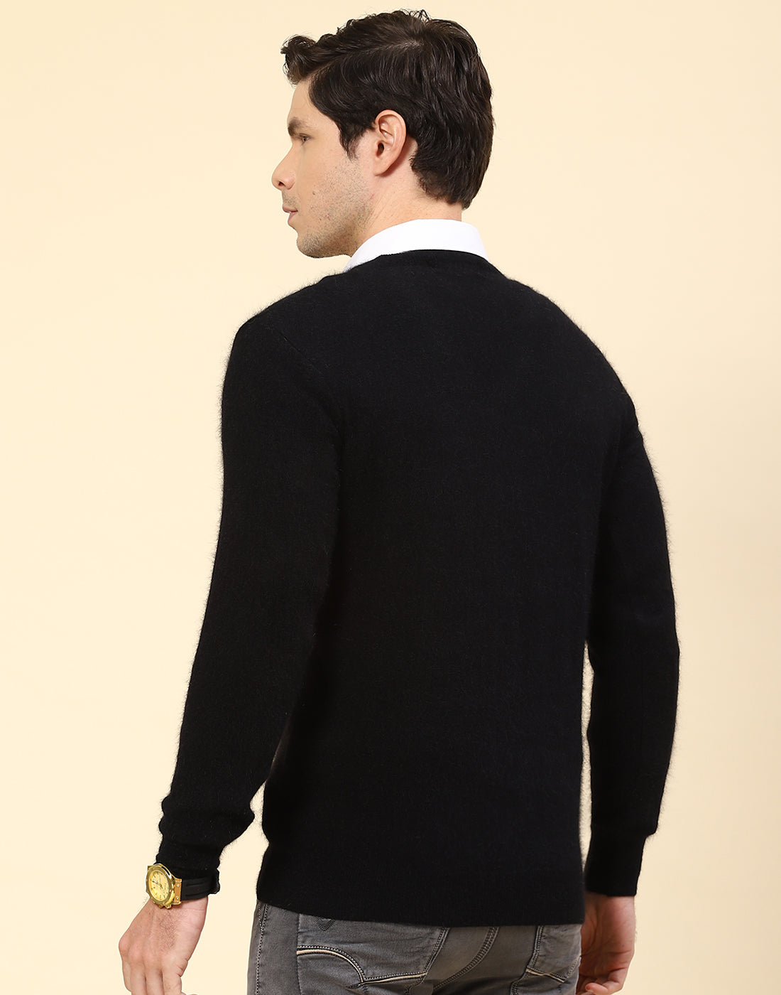 Men Black Solid V Neck Full Sleeve Pullover