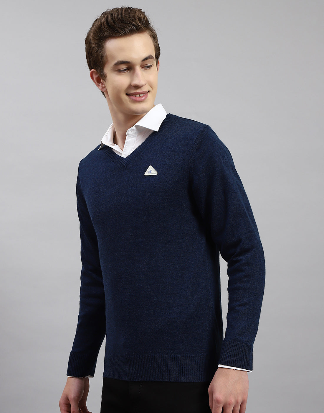 Men Blue Solid V Neck Full Sleeve Pullover