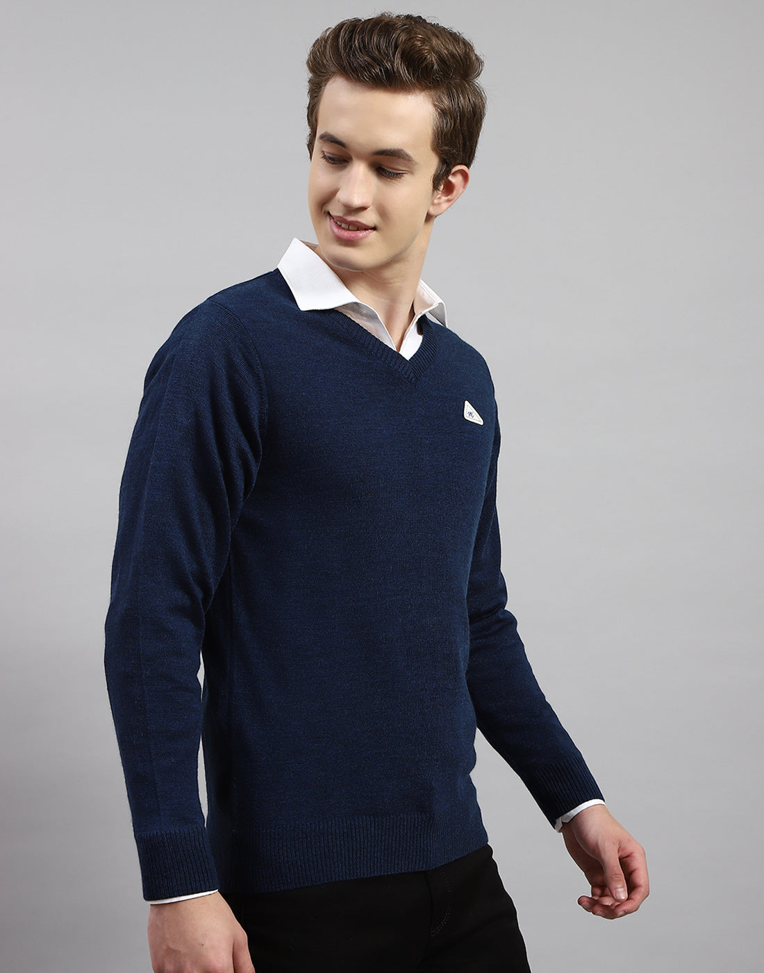 Men Blue Solid V Neck Full Sleeve Pullover