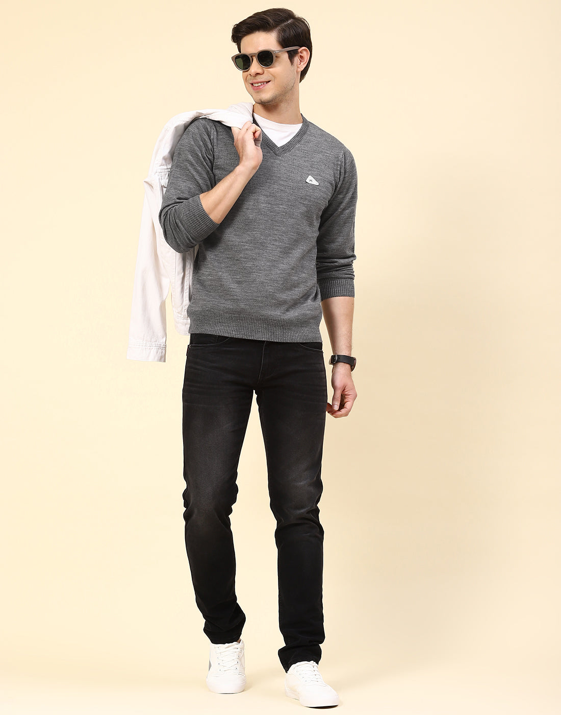 Men Grey Solid V Neck Full Sleeve Pullover