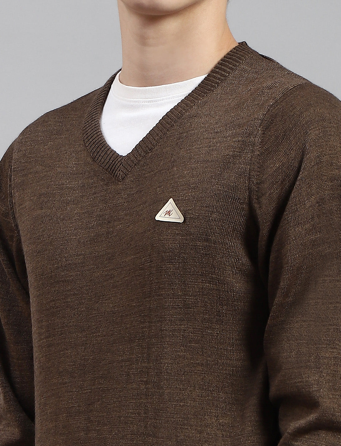 Men Brown Solid V Neck Full Sleeve Pullover