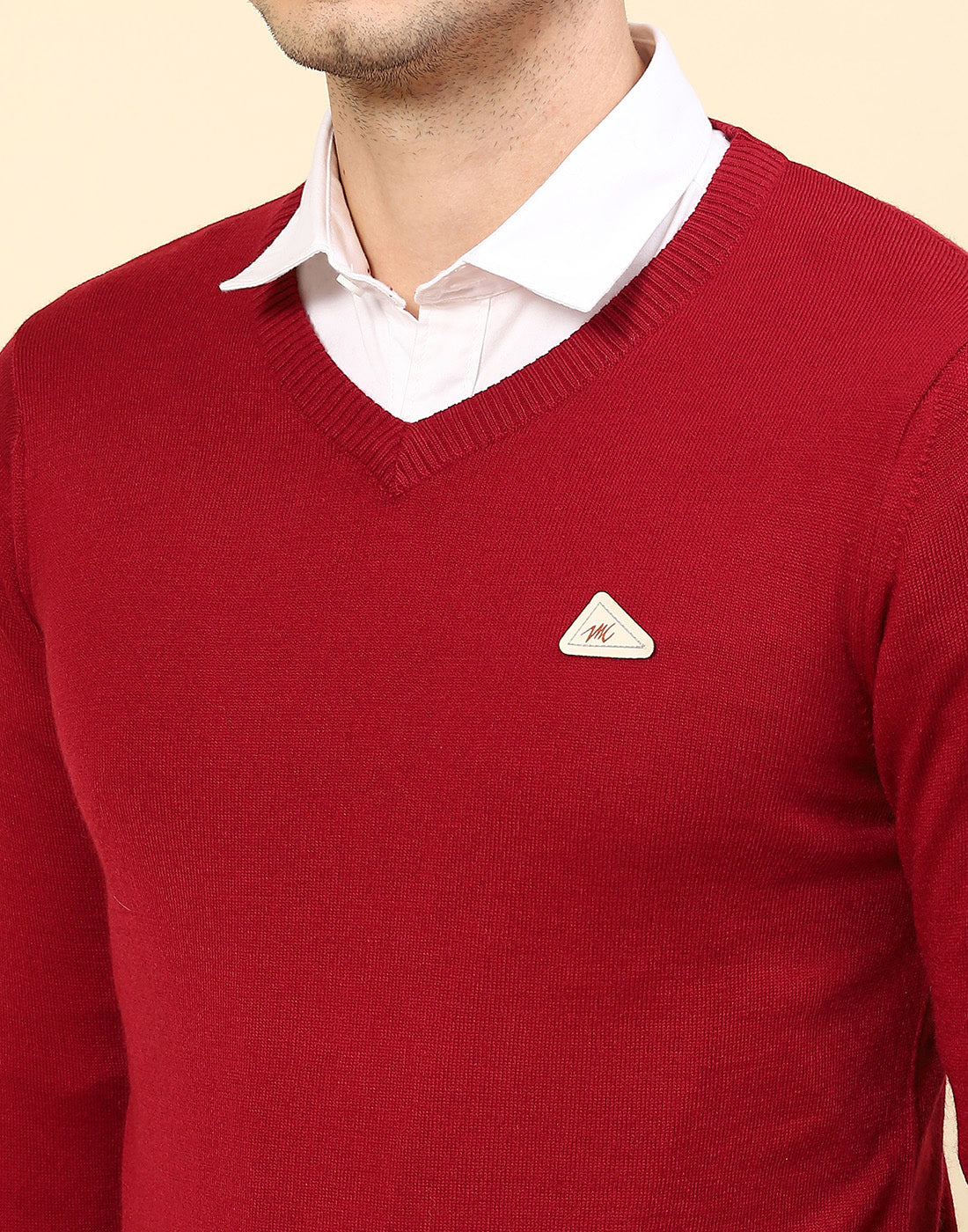 Men Red Solid V Neck Full Sleeve Pullover