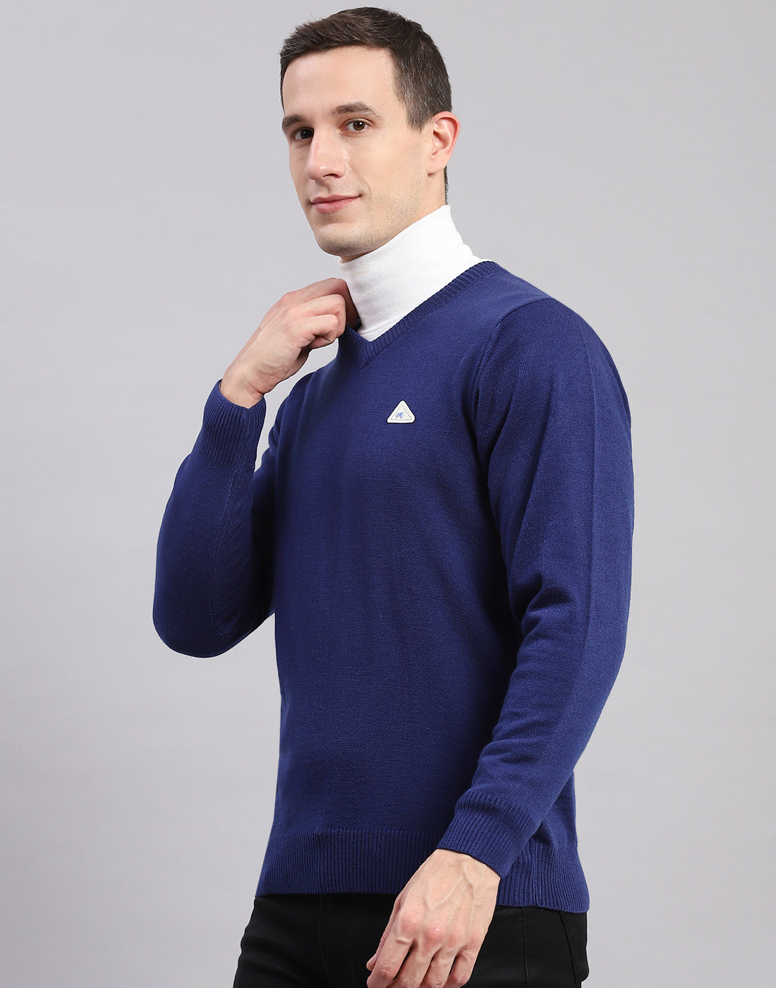 Men Blue Solid V Neck Full Sleeve Pullover