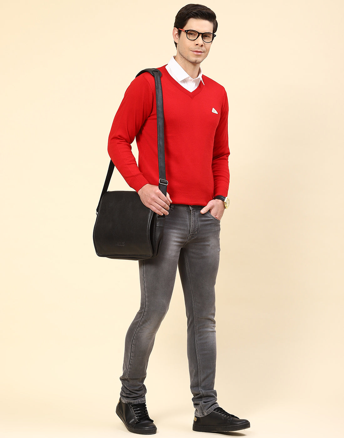 Men Red Solid V Neck Full Sleeve Pullover