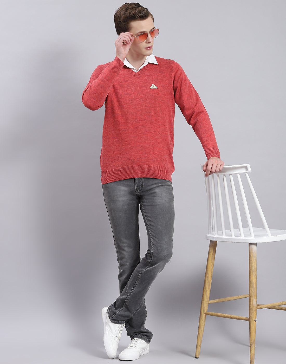 Men Red Solid V Neck Full Sleeve Pullover