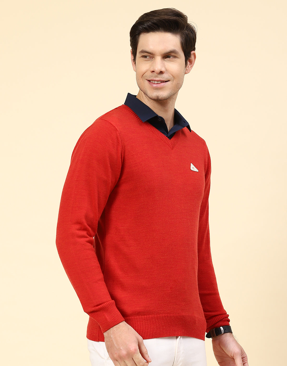 Men Red Solid V Neck Full Sleeve Pullover