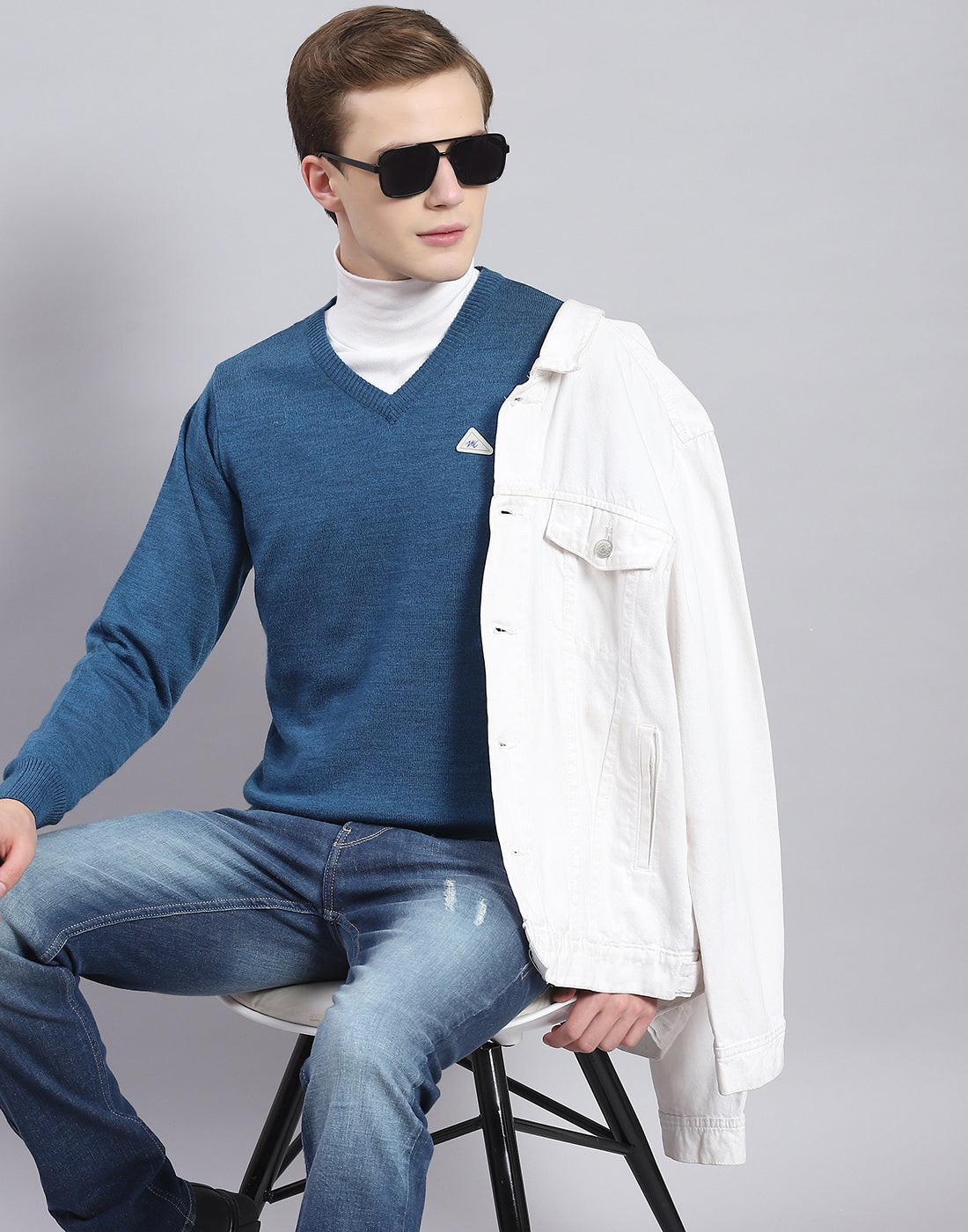 Men Blue Solid V Neck Full Sleeve Pullover