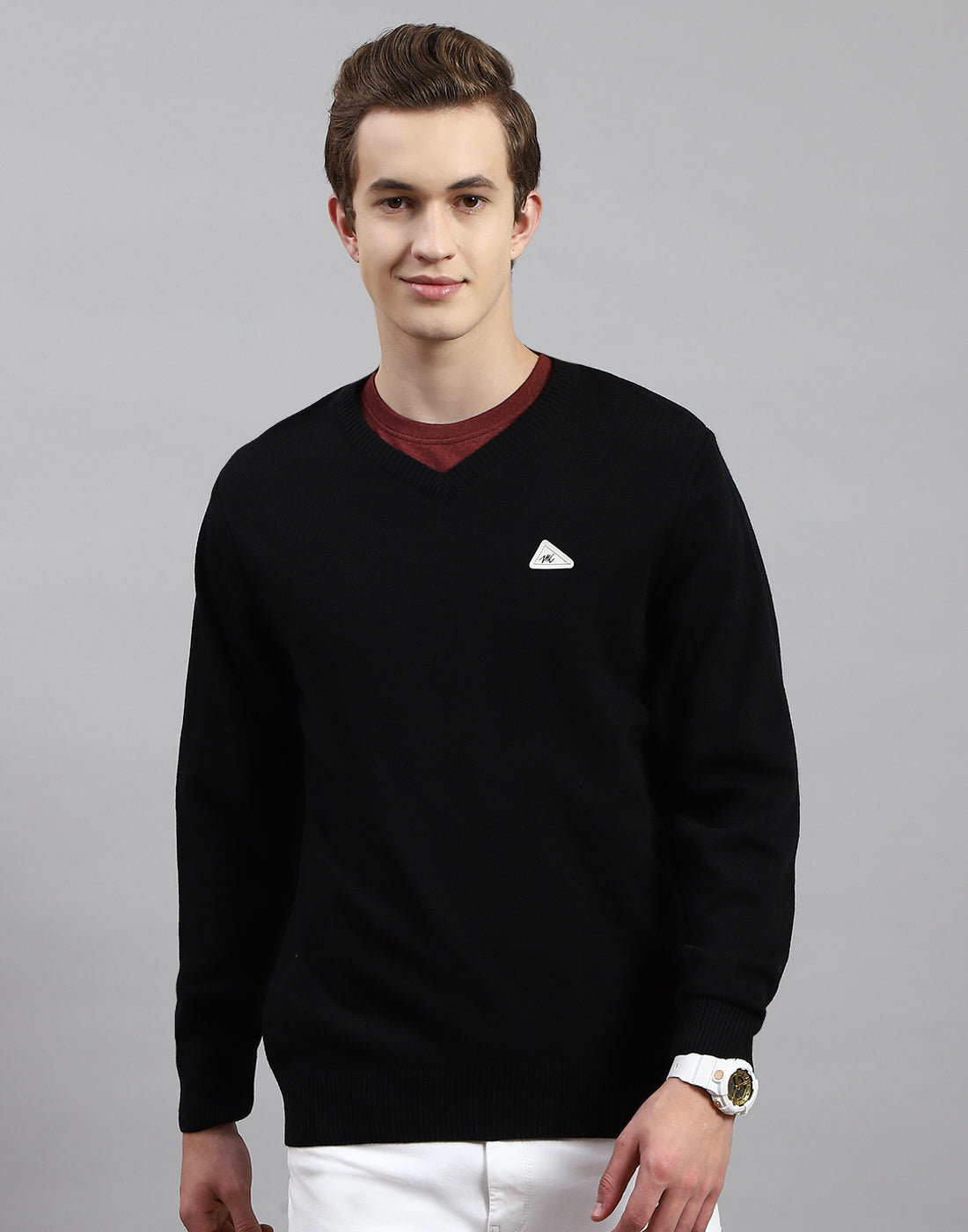 Men Black Solid V Neck Full Sleeve Pullover