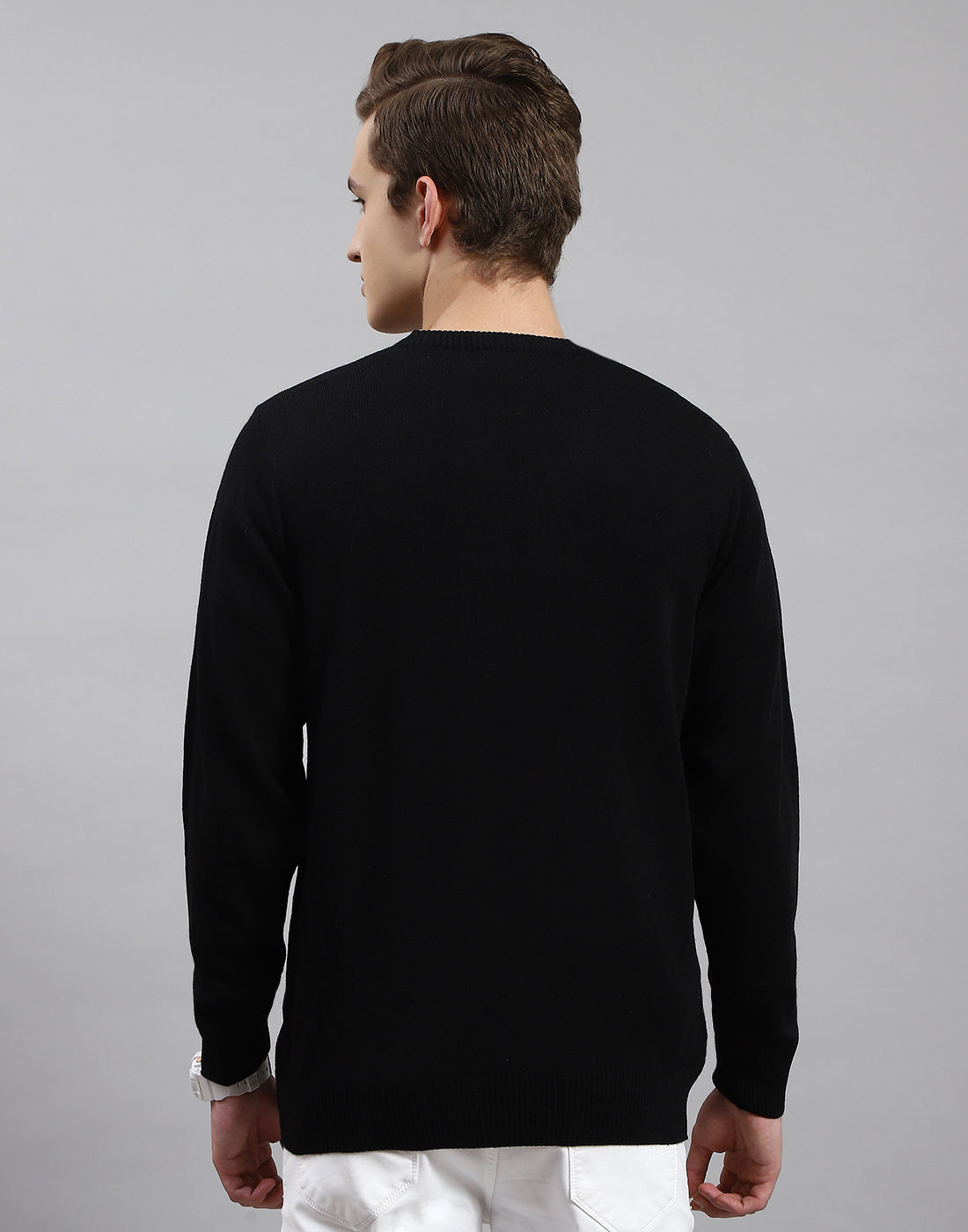 Men Black Solid V Neck Full Sleeve Pullover