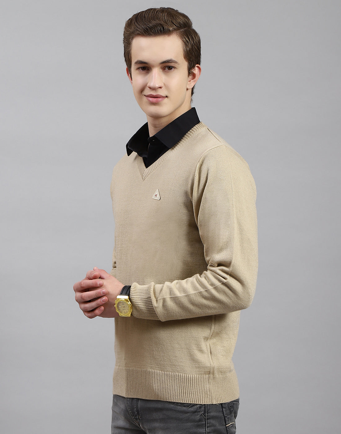 Men Camel Brown Solid V Neck Full Sleeve Pullover