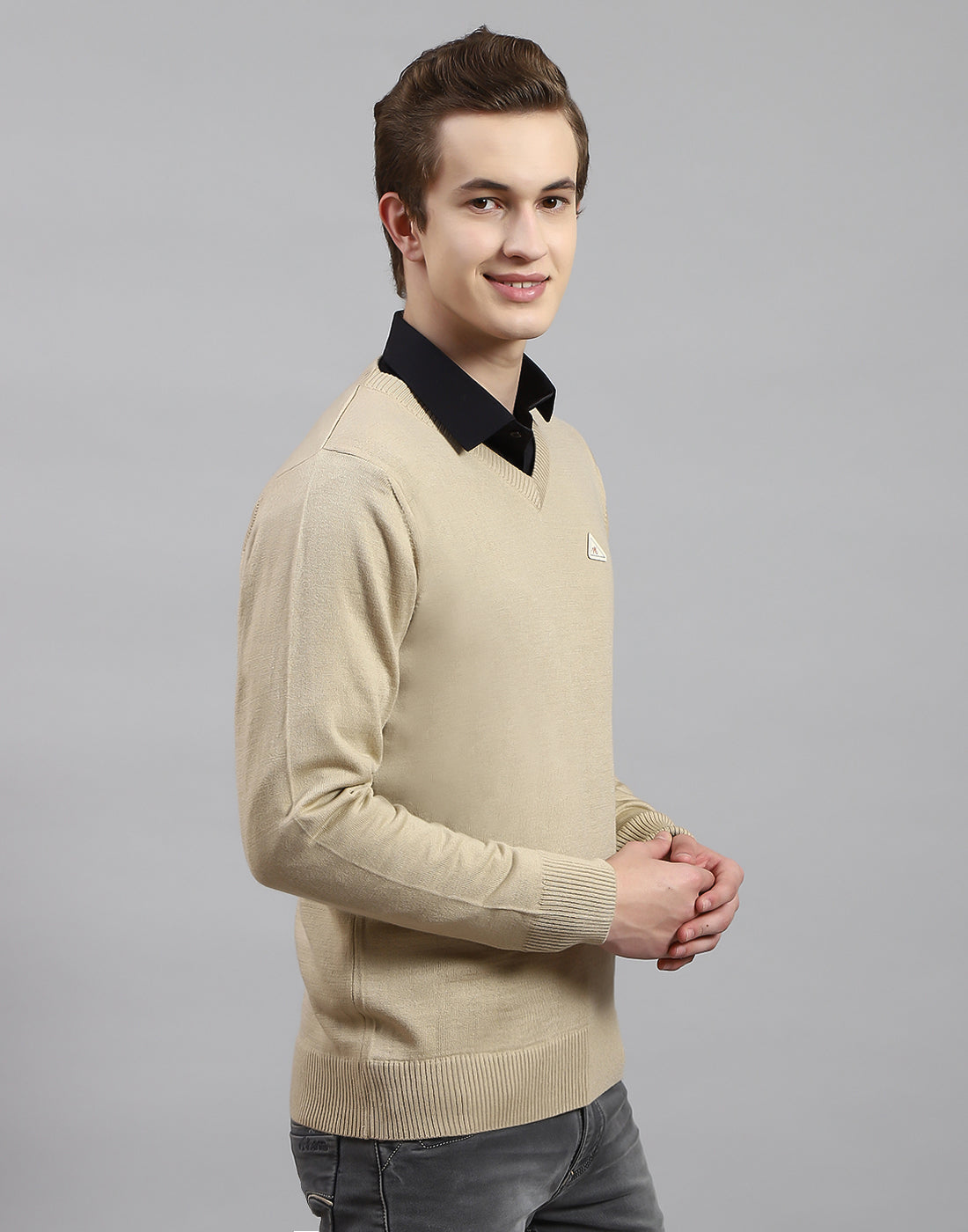 Men Camel Brown Solid V Neck Full Sleeve Pullover