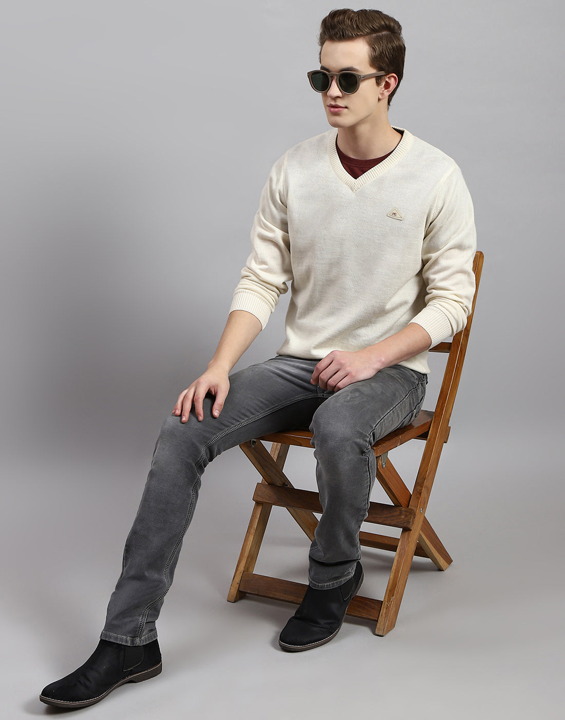 Men Cream Solid V Neck Full Sleeve Pullover