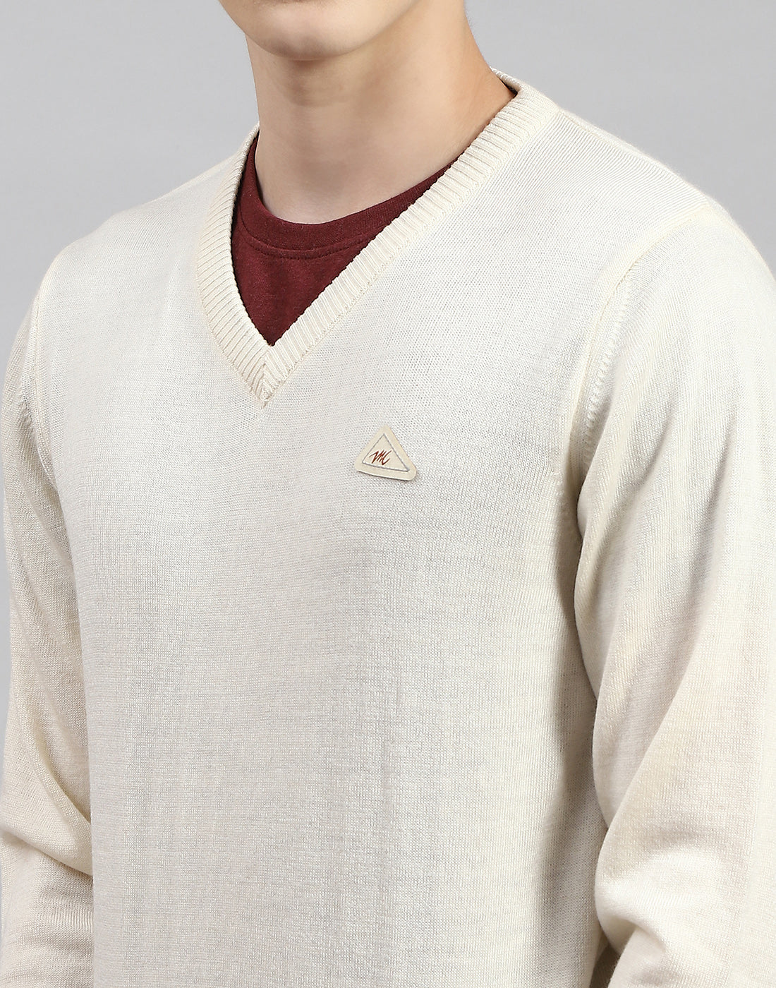 Men Cream Solid V Neck Full Sleeve Pullover