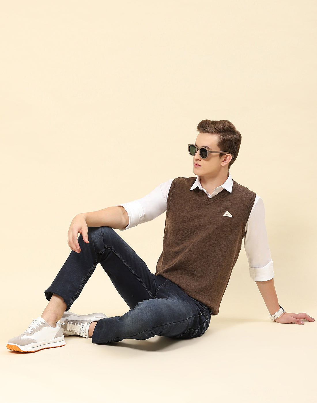 Men Brown Solid V Neck Sleeveless Sweater