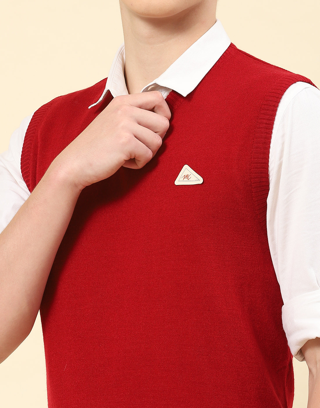 Men Red Solid V Neck Sleeveless Sweater