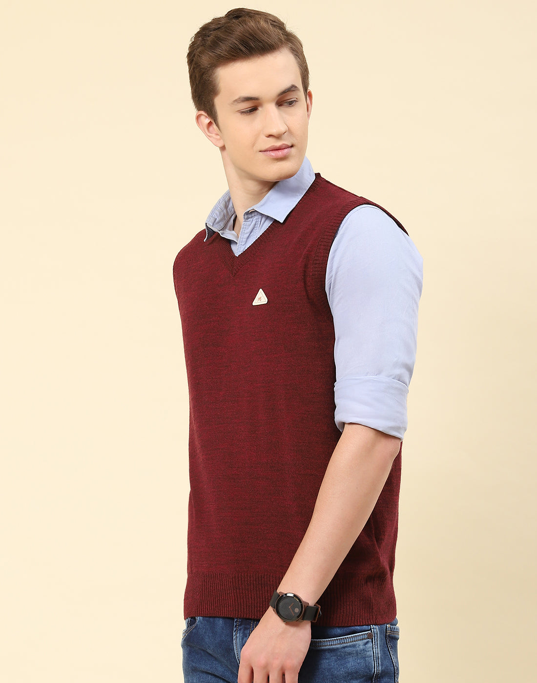 Men Maroon Solid V Neck Sleeveless Sweater