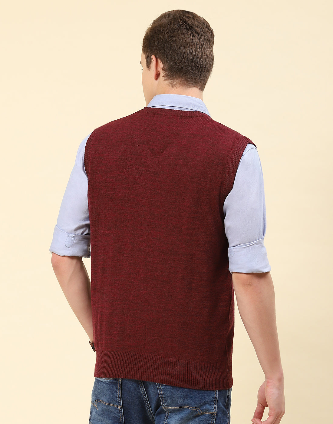 Men Maroon Solid V Neck Sleeveless Sweater