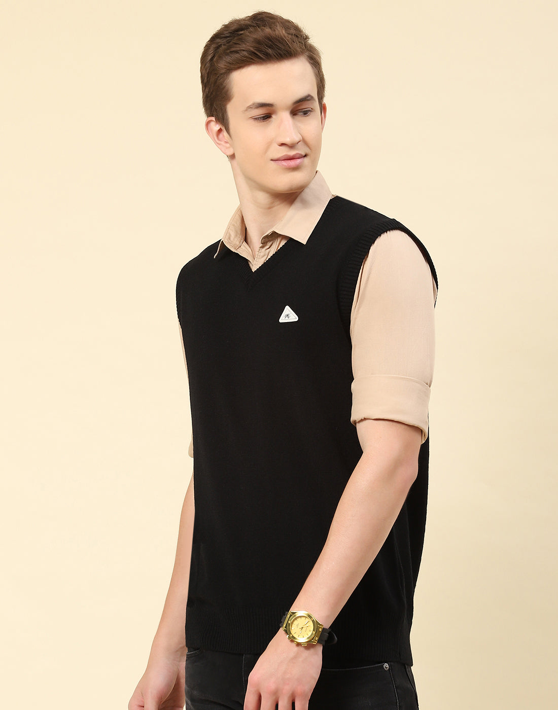 Men Black Solid V Neck Sleeveless Sweater