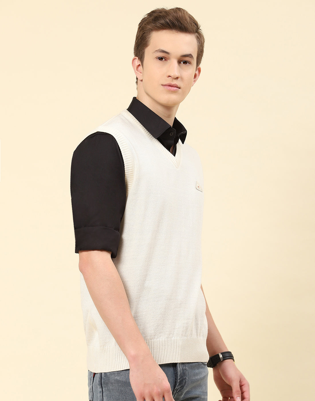 Men Cream Solid V Neck Sleeveless Sweater