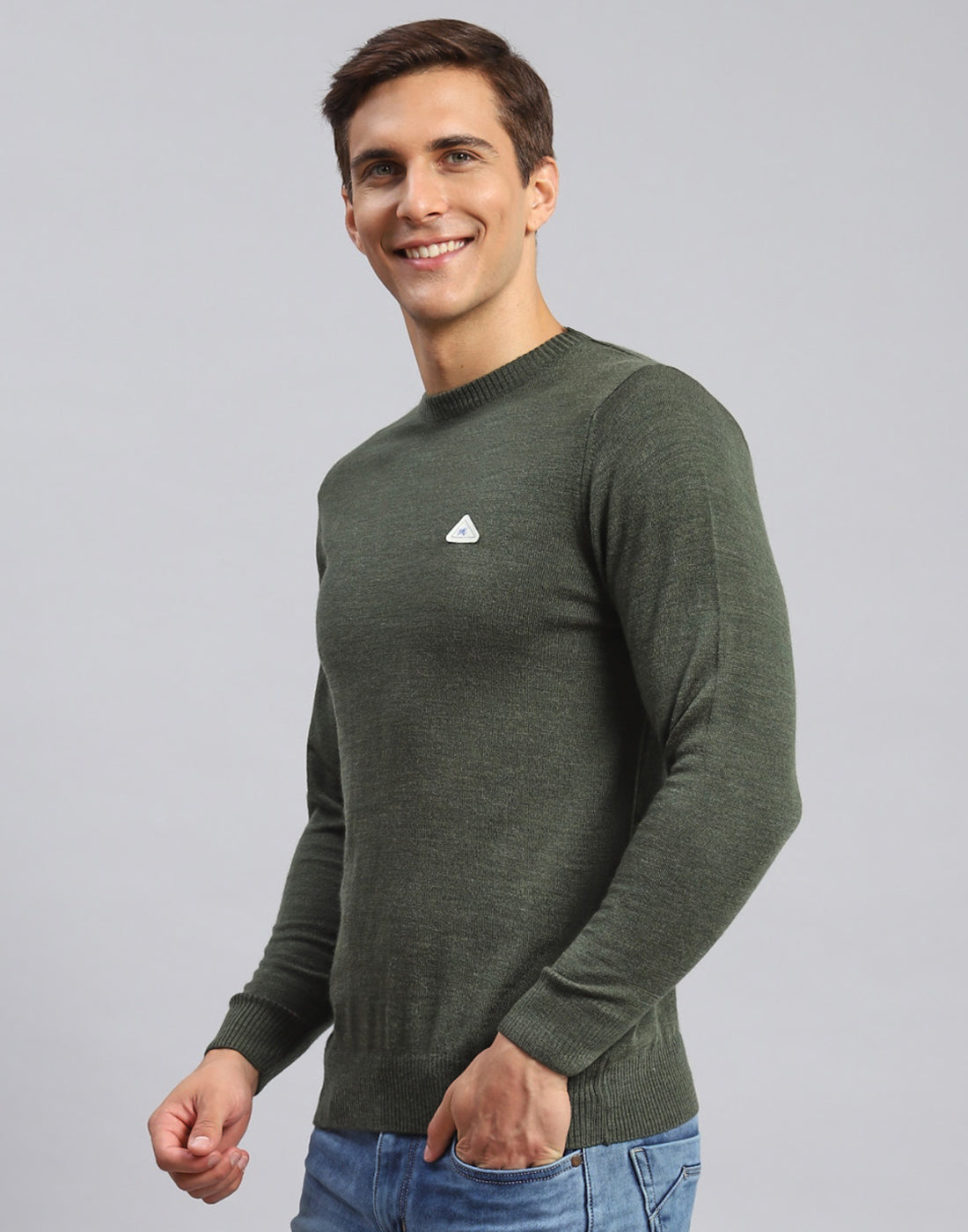 Men Green Solid Round Neck Full Sleeve Pullover