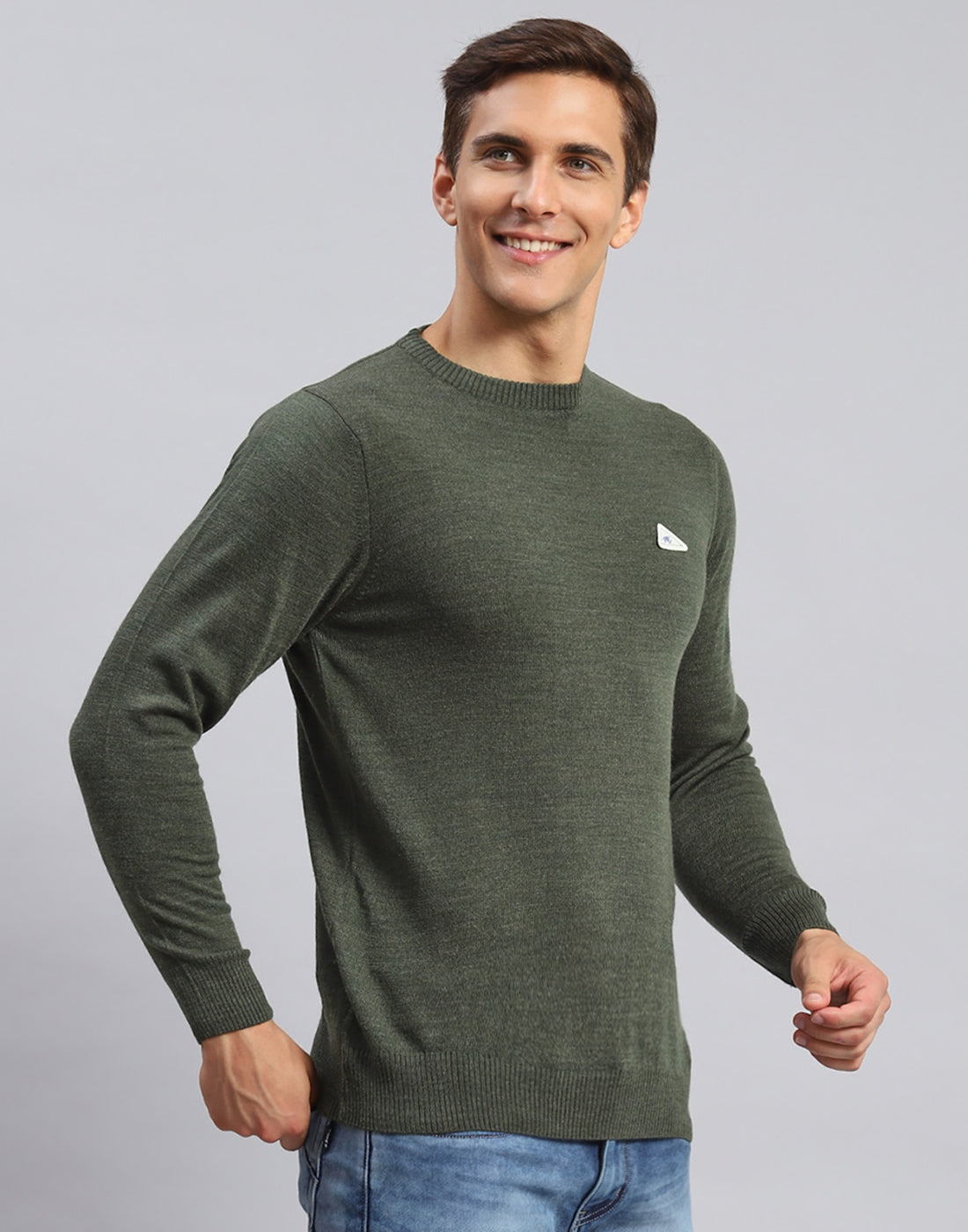 Men Green Solid Round Neck Full Sleeve Pullover