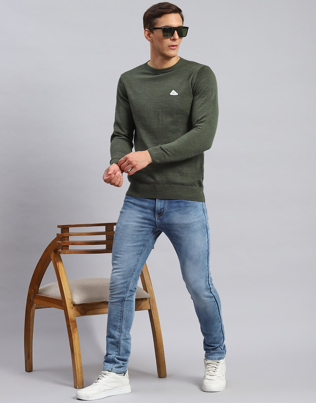 Men Green Solid Round Neck Full Sleeve Pullover