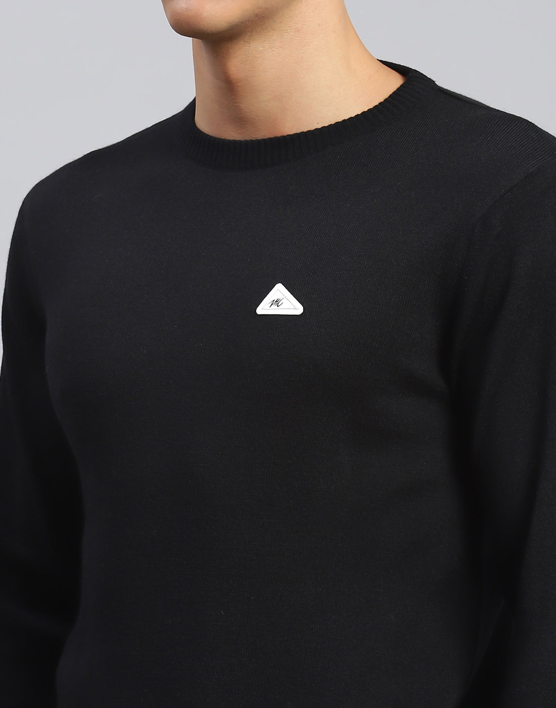 Men Black Solid Round Neck Full Sleeve Pullover