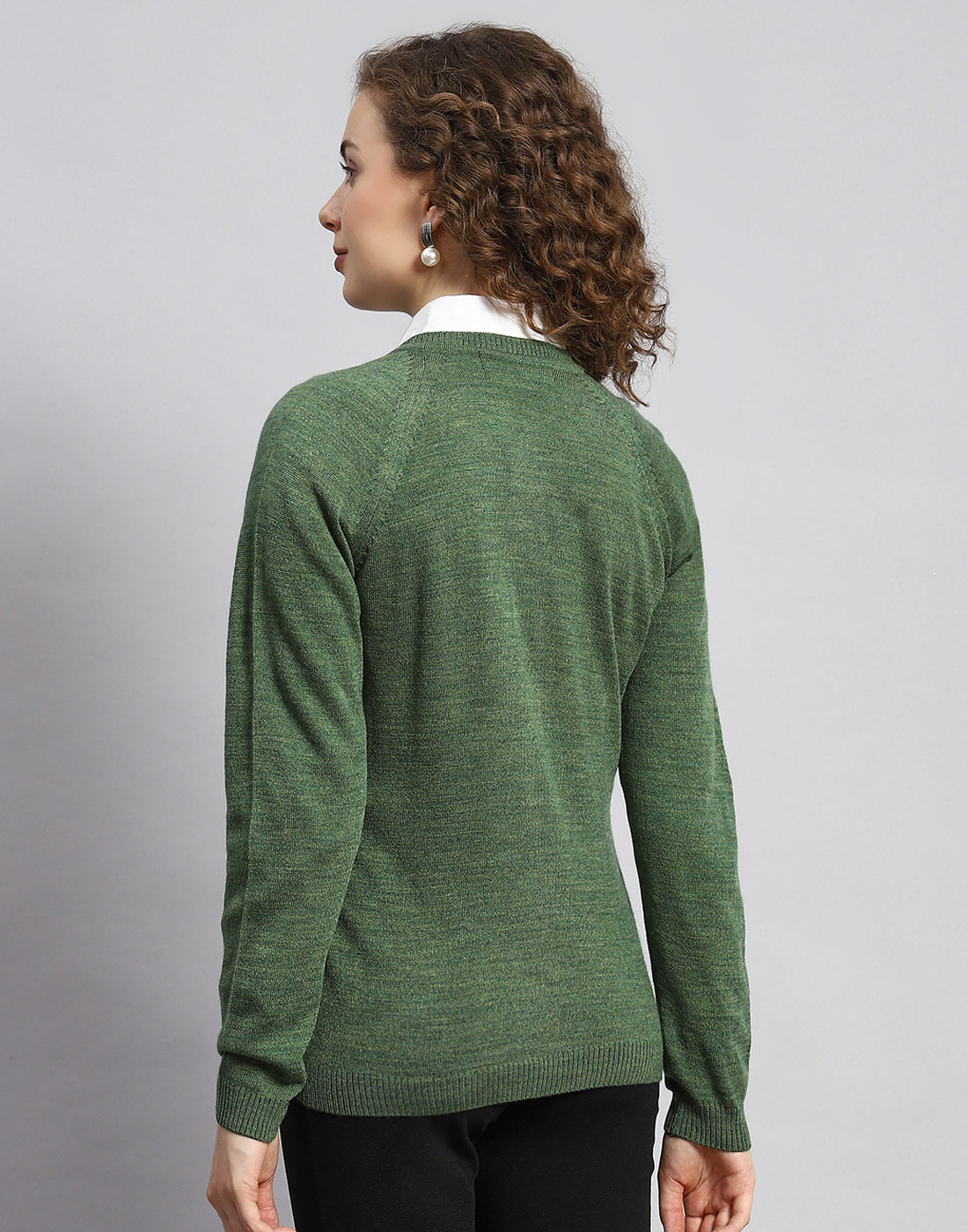 Women Green Solid Round Neck Full Sleeve Cardigan