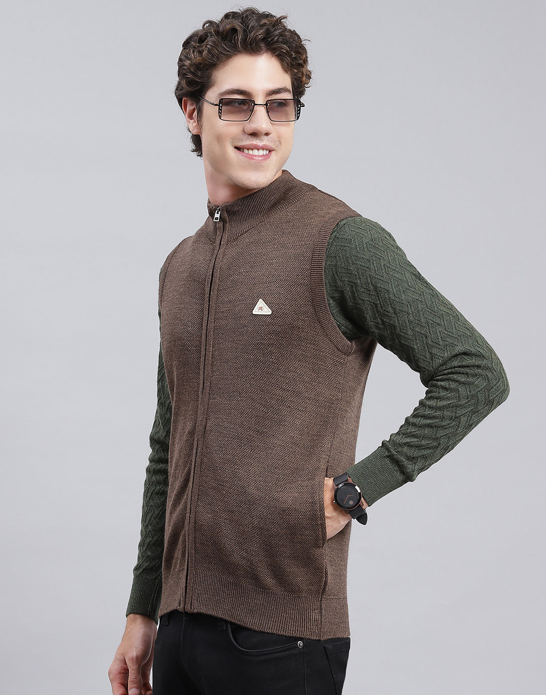 Men Brown Solid Stand Collar Sleeveless Sweater