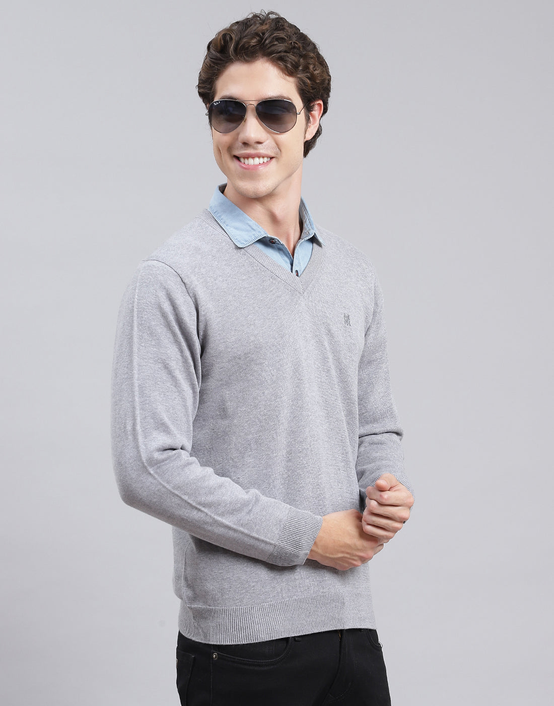 Men Grey Solid V Neck Full Sleeve Pullover